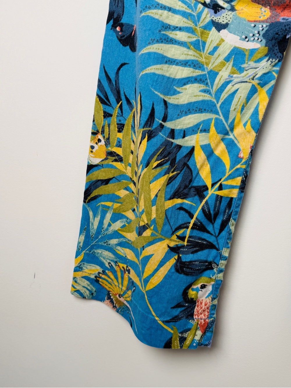Colette Cropped Linen Wide-Leg Pants in Tropical Blue - Picture 14 of 16